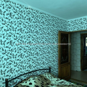 Продам квартиру, Воскресенская ул. , 3  ком., 65 м², капитальный ремонт 