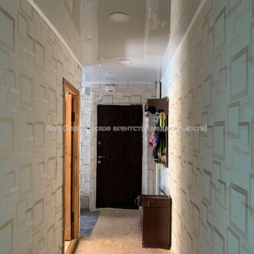 Продам квартиру, Воскресенская ул. , 3  ком., 65 м², капитальный ремонт 