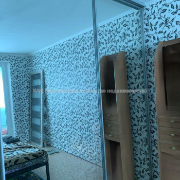 Продам квартиру, Воскресенская ул. , 3  ком., 65 м², капитальный ремонт 