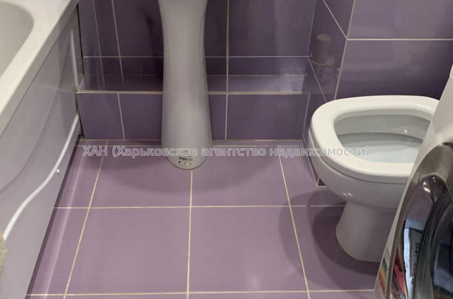 Продам квартиру, Воскресенская ул. , 3  ком., 65 м², капитальный ремонт 