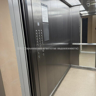 Продам квартиру, Мирослава Мисли ул. , 2 кім., 50 м², без внутренних работ 