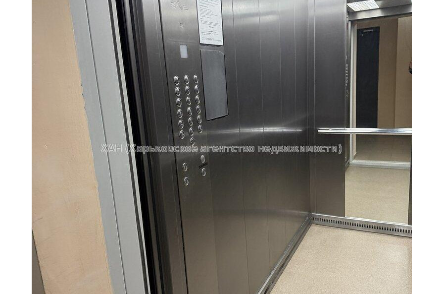 Продам квартиру, Мирослава Мисли ул. , 2 кім., 50 м², без внутренних работ 