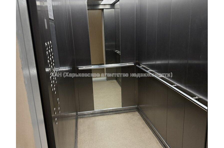 Продам квартиру, Мирослава Мисли ул. , 2 кім., 50 м², без внутренних работ 