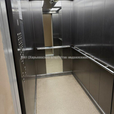 Продам квартиру, Мирослава Мисли ул. , 2 кім., 50 м², без внутренних работ 