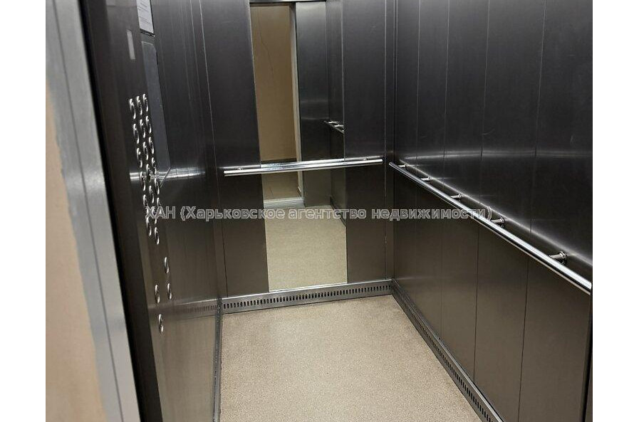 Продам квартиру, Мирослава Мисли ул. , 2 кім., 50 м², без внутренних работ 