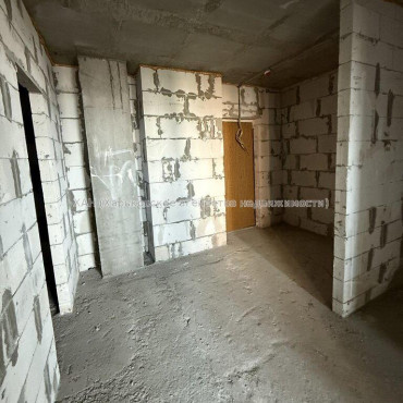 Продам квартиру, Мирослава Мисли ул. , 2 кім., 50 м², без внутренних работ 