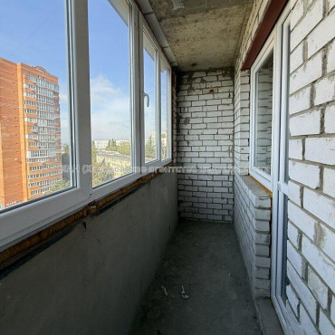 Продам квартиру, Мирослава Мисли ул. , 2 кім., 50 м², без внутренних работ 