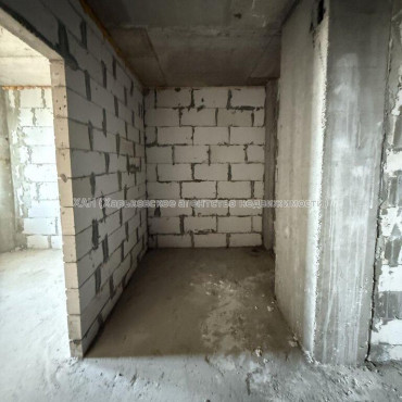 Продам квартиру, Мирослава Мисли ул. , 2 кім., 50 м², без внутренних работ 