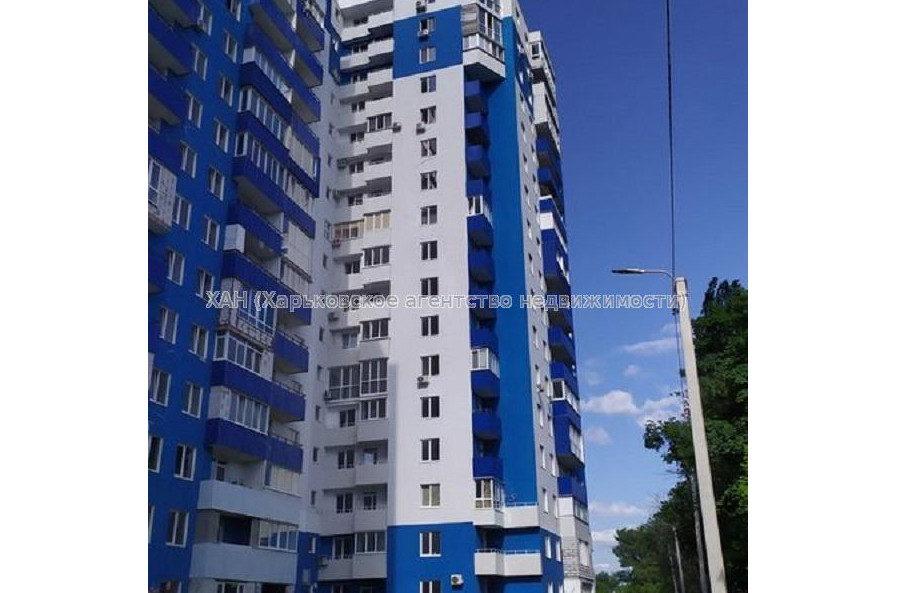 Продам квартиру, Зерновая ул. , 3  ком., 97 м², без внутренних работ 