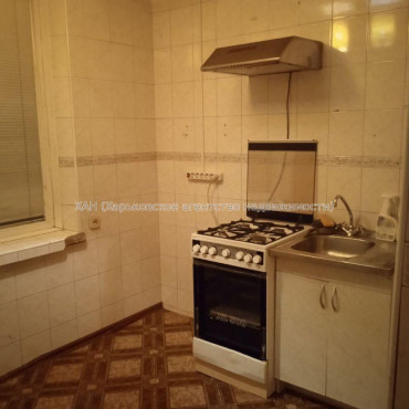 Продам квартиру, Гвардейцев Широнинцев ул. , 1 кім., 32.80 м², советский ремонт 