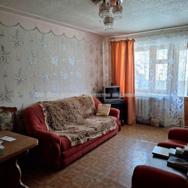 Продам квартиру, Мира ул. , 2 кім., 44 м², советский ремонт 