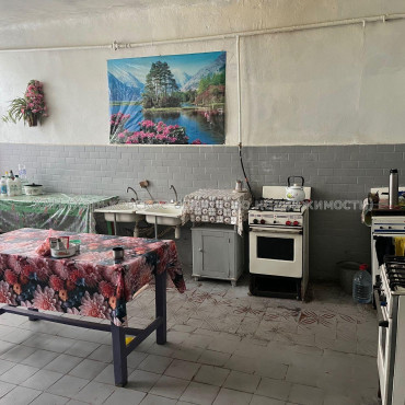 Продам квартиру, Александровский просп. , 1  ком., 29 м², косметический ремонт 