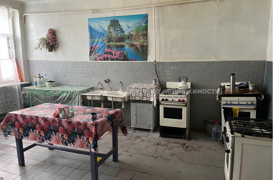 Продам квартиру, Александровский просп. , 1  ком., 29 м², косметический ремонт 