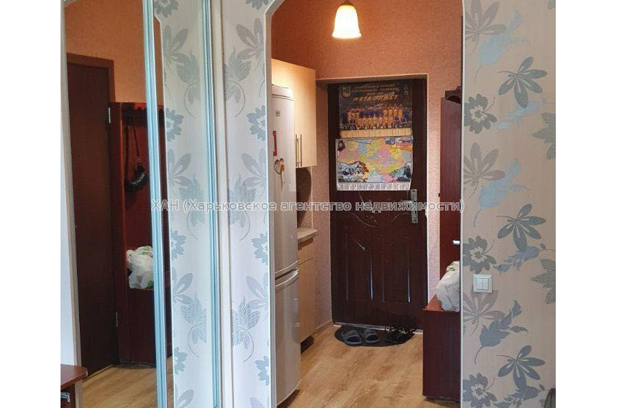 Продам квартиру, Александровский просп. , 1  ком., 29 м², косметический ремонт 