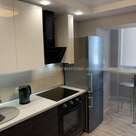 Продам квартиру, Победы просп. , 1  ком., 46 м², авторский дизайн