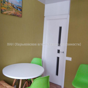 Продам квартиру, Вальтера ул. , 1 кім., 37 м², евроремонт 
