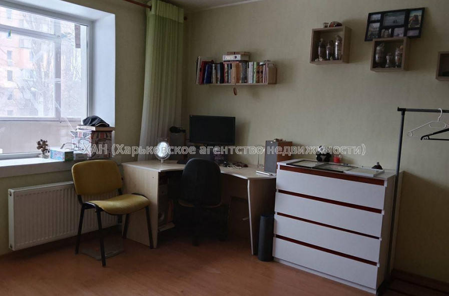 Продам квартиру, Вальтера ул. , 1 кім., 37 м², евроремонт 