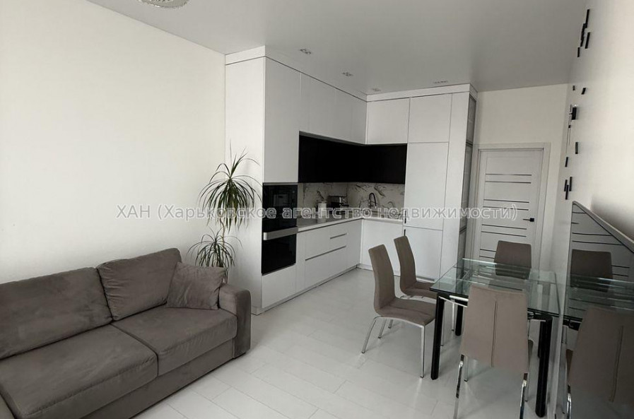 Продам квартиру, Клочковская ул. , 2  ком., 81 м², авторский дизайн 