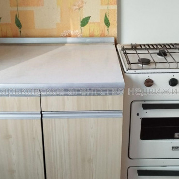 Продам квартиру, Барабашова академика ул. , 38 , 1 кім., 33 м², советский ремонт 