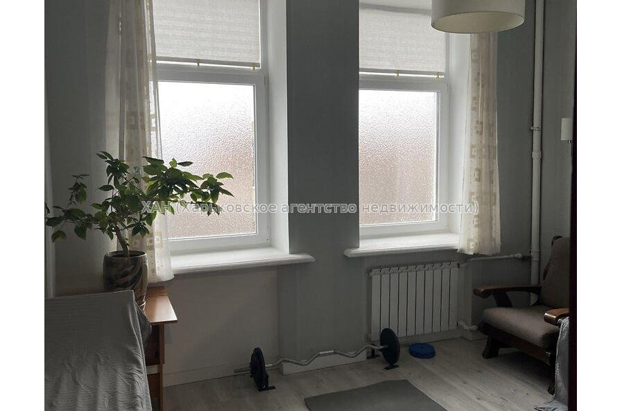 Продам квартиру, Героев Харькова просп. , 4  ком., 100 м², капитальный ремонт 