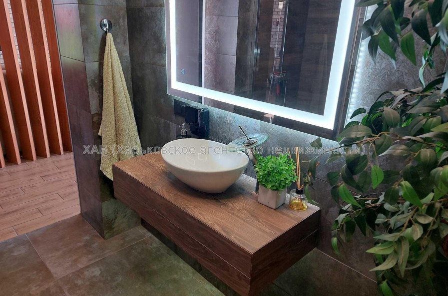 Продам будинок, Аскольдовская ул. , 145 м², 15 соток, евроремонт 
