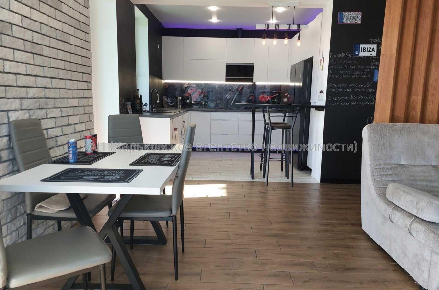 Продам будинок, Аскольдовская ул. , 145 м², 15 соток, евроремонт 