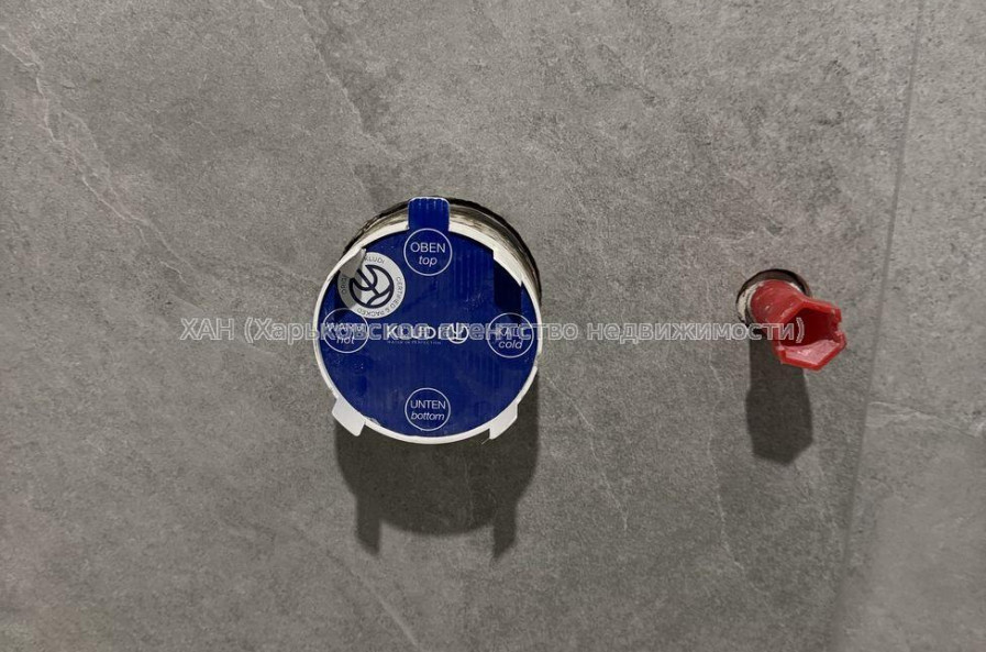 Продам квартиру, Франковская ул. , 2  ком., 66.80 м², частичный ремонт 