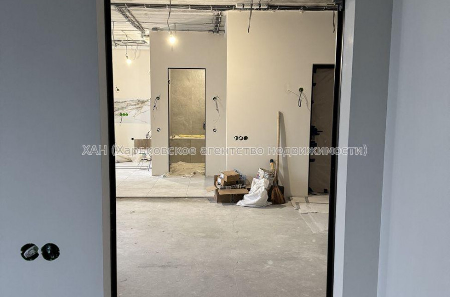 Продам квартиру, Франковская ул. , 2  ком., 66.80 м², частичный ремонт 