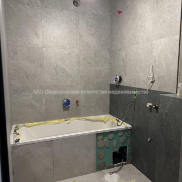 Продам квартиру, Франковская ул. , 2  ком., 66.80 м², частичный ремонт 