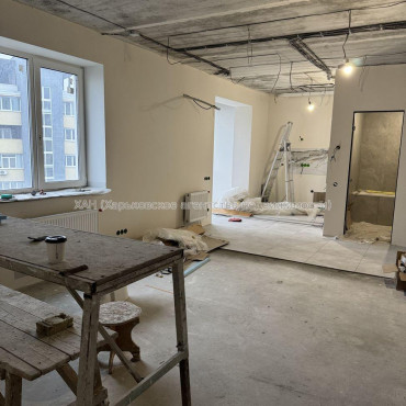 Продам квартиру, Франковская ул. , 2  ком., 66.80 м², частичный ремонт 