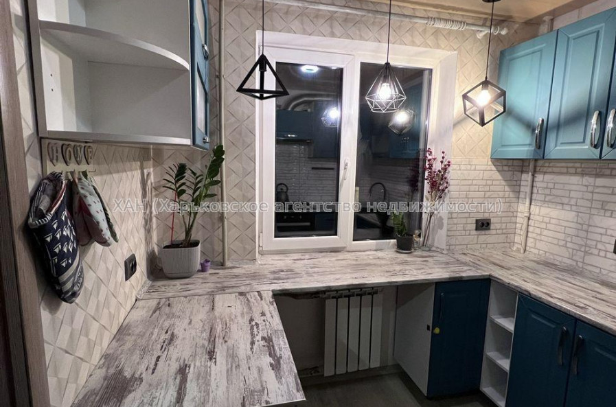 Продам квартиру, Каденюка ул. , 2 кім., 44 м², евроремонт 