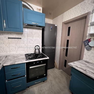 Продам квартиру, Каденюка ул. , 2 кім., 44 м², евроремонт 