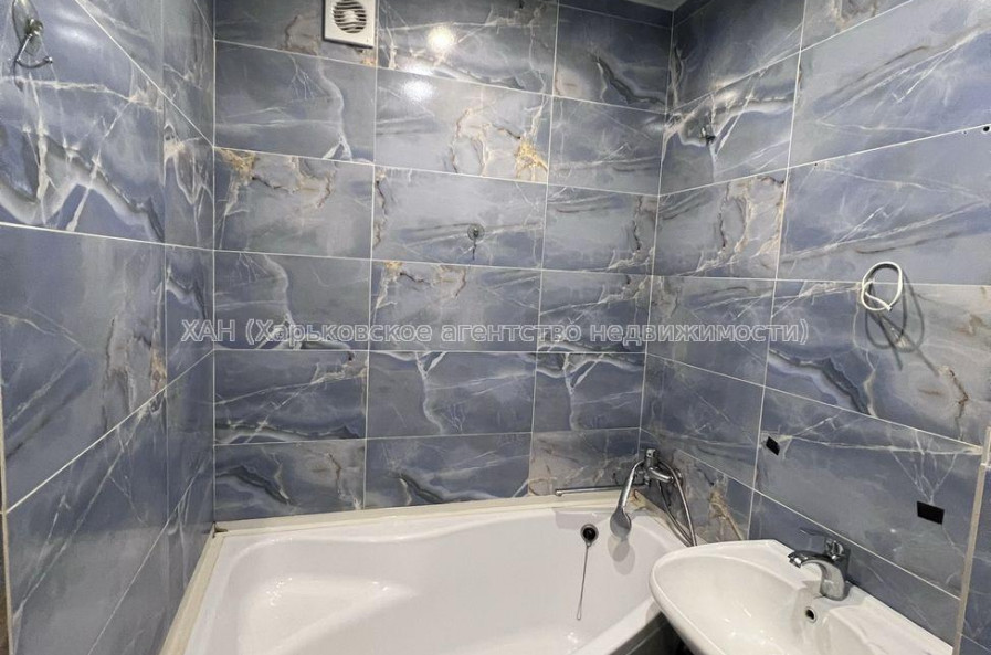 Продам квартиру, Каденюка ул. , 2 кім., 44 м², евроремонт 