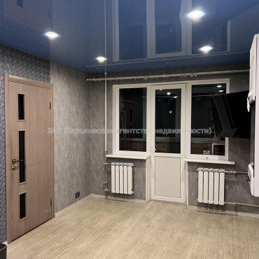 Продам квартиру, Каденюка ул. , 2 кім., 44 м², евроремонт 