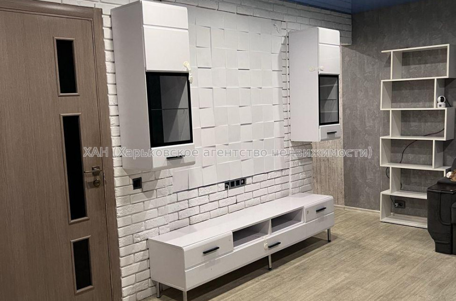 Продам квартиру, Каденюка ул. , 2 кім., 44 м², евроремонт 