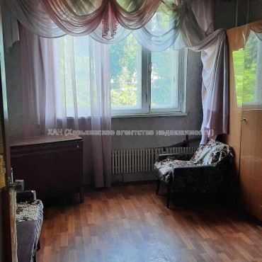 Продам квартиру, Клочковская ул. , 3 кім., 71 м², косметический ремонт 