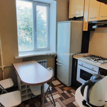 Продам квартиру, Героев Харькова просп. , 2  ком., 43.10 м², капитальный ремонт 