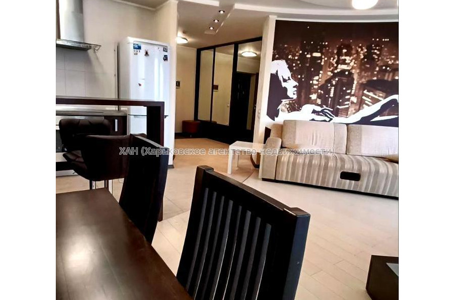 Продам квартиру, Аэрокосмический пр. , 1 кім., 54 м², капитальный ремонт 