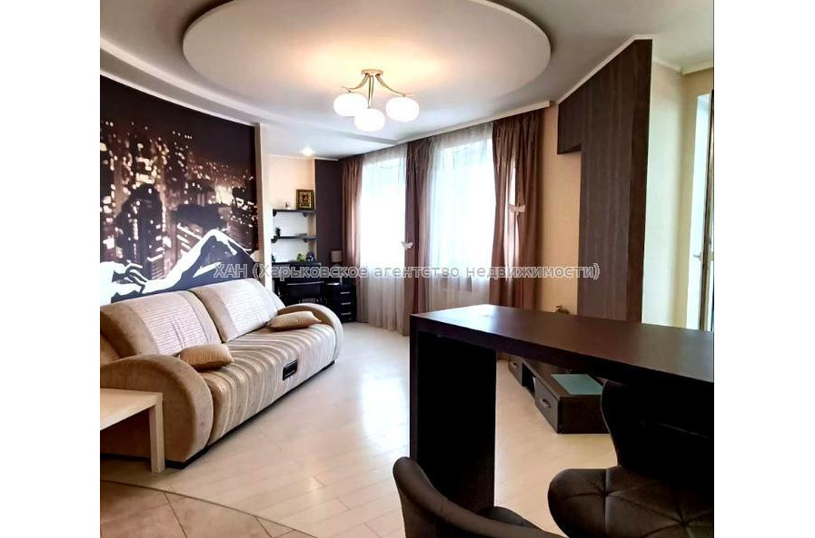 Продам квартиру, Аэрокосмический пр. , 1 кім., 54 м², капитальный ремонт 