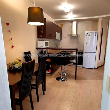 Продам квартиру, Аэрокосмический пр. , 1 кім., 54 м², капитальный ремонт 