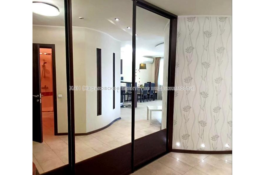 Продам квартиру, Аэрокосмический пр. , 1 кім., 54 м², капитальный ремонт 