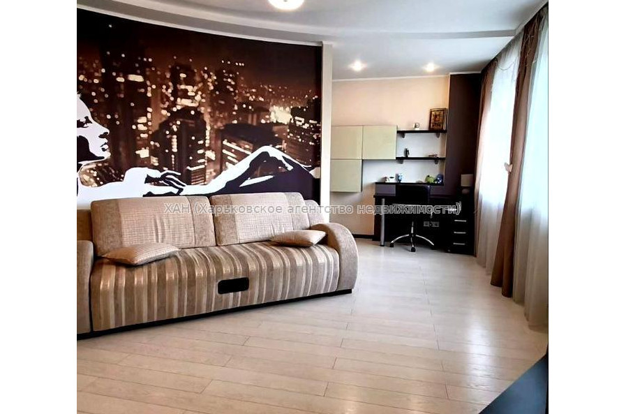 Продам квартиру, Аэрокосмический пр. , 1 кім., 54 м², капитальный ремонт 