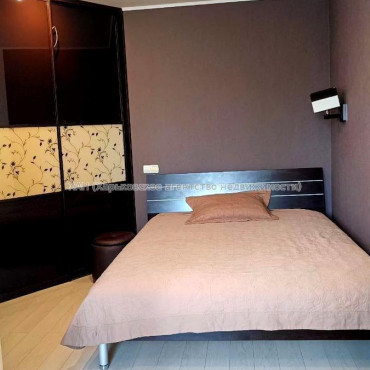 Продам квартиру, Аэрокосмический пр. , 1 кім., 54 м², капитальный ремонт 