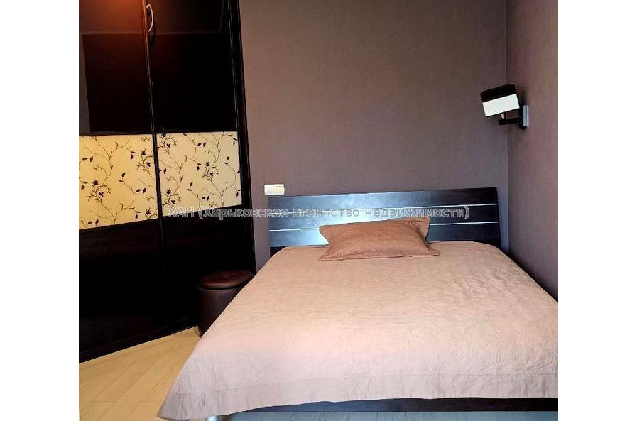 Продам квартиру, Аэрокосмический пр. , 1 кім., 54 м², капитальный ремонт 