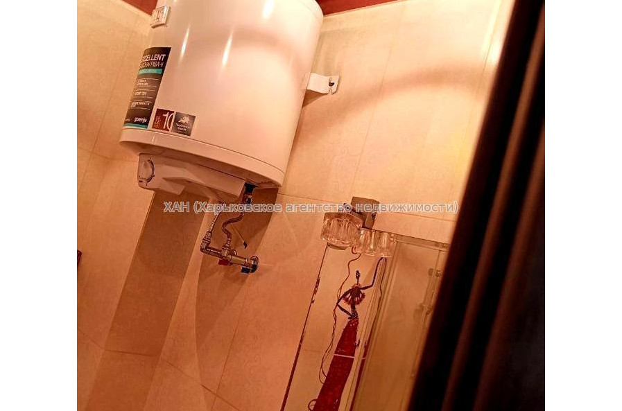 Продам квартиру, Аэрокосмический пр. , 1 кім., 54 м², капитальный ремонт 