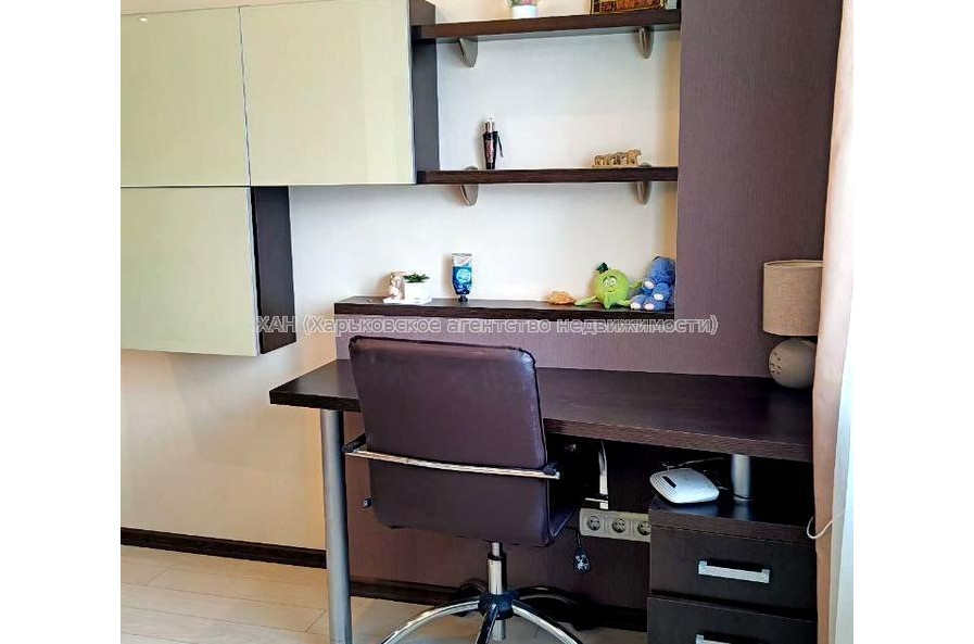 Продам квартиру, Аэрокосмический пр. , 1 кім., 54 м², капитальный ремонт 