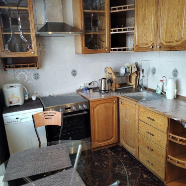 Продам квартиру, Старошишковская ул. , 3 кім., 72 м², капитальный ремонт 