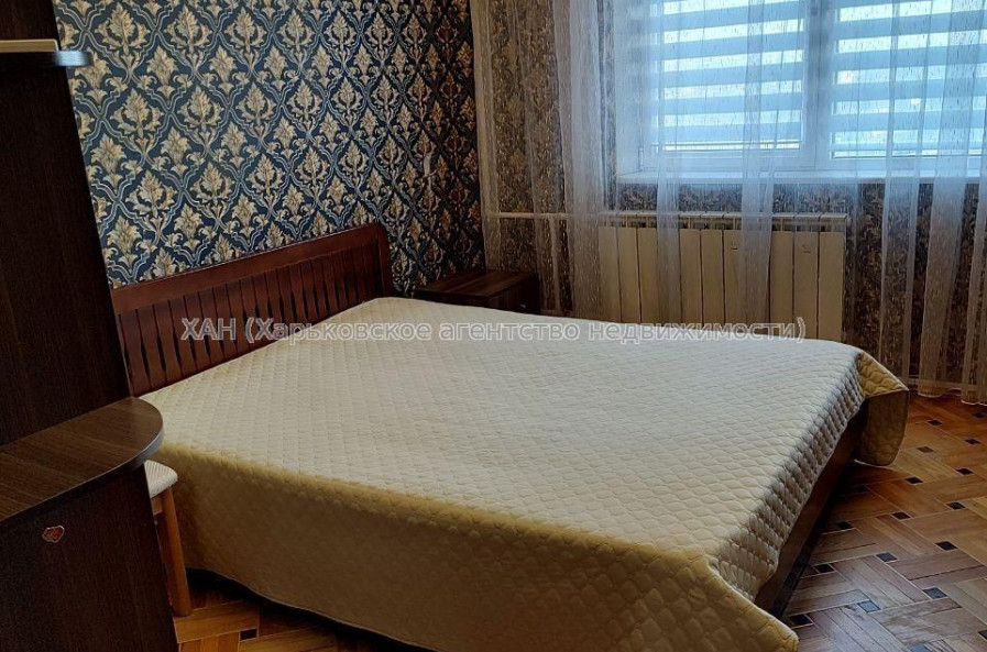 Продам квартиру, Старошишковская ул. , 3 кім., 72 м², капитальный ремонт 