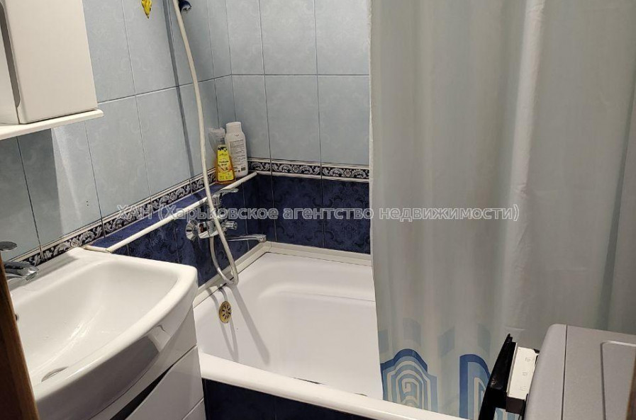 Продам квартиру, Старошишковская ул. , 3 кім., 72 м², капитальный ремонт 