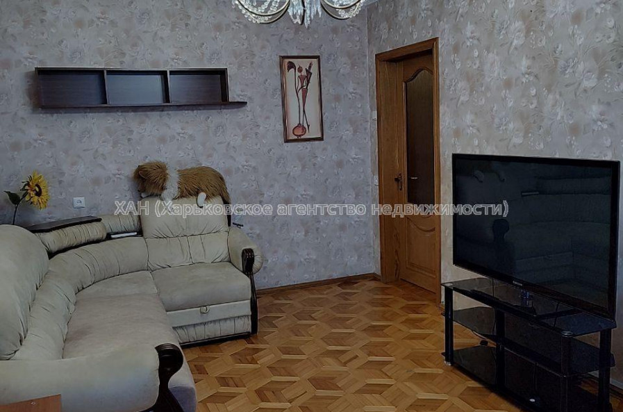 Продам квартиру, Старошишковская ул. , 3 кім., 72 м², капитальный ремонт 